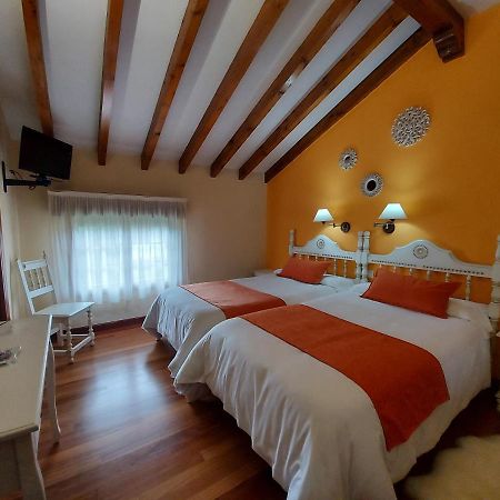 Posada El Jardin Σαντιγιάνα ντελ Μαρ Εξωτερικό φωτογραφία