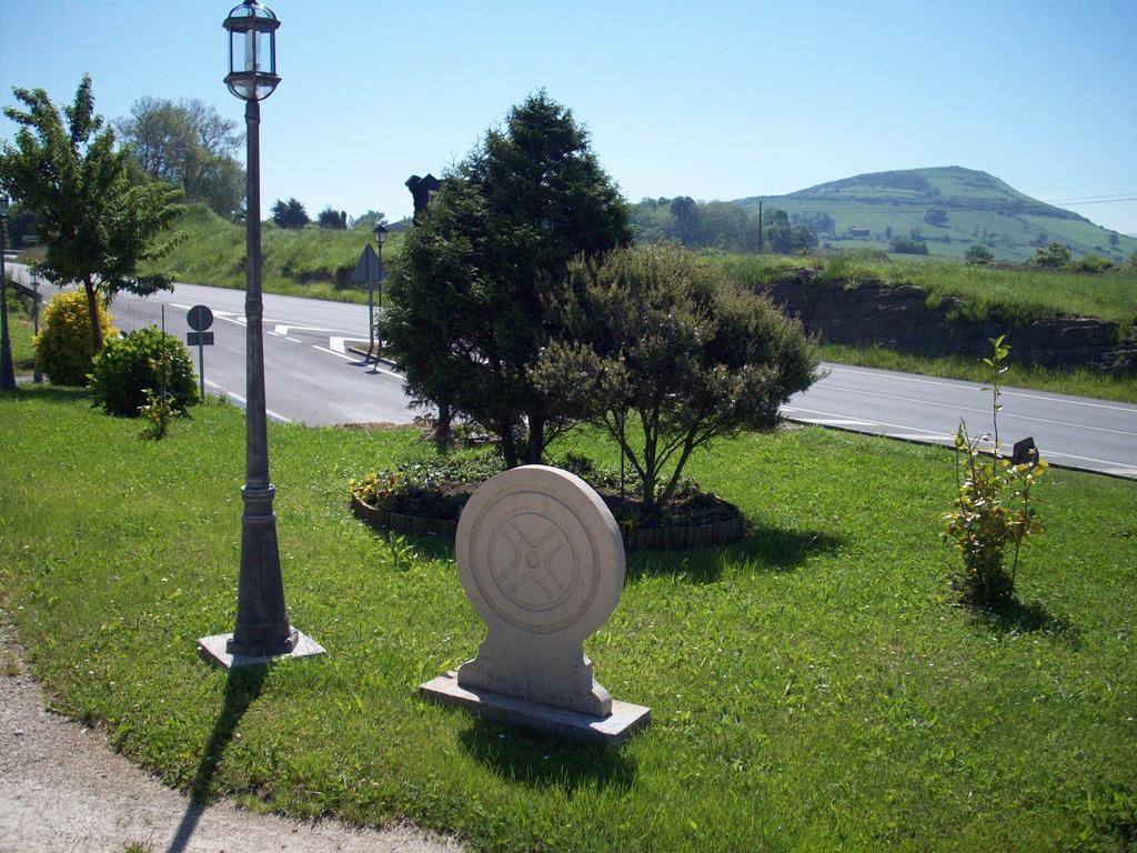 Posada El Jardin Σαντιγιάνα ντελ Μαρ Εξωτερικό φωτογραφία