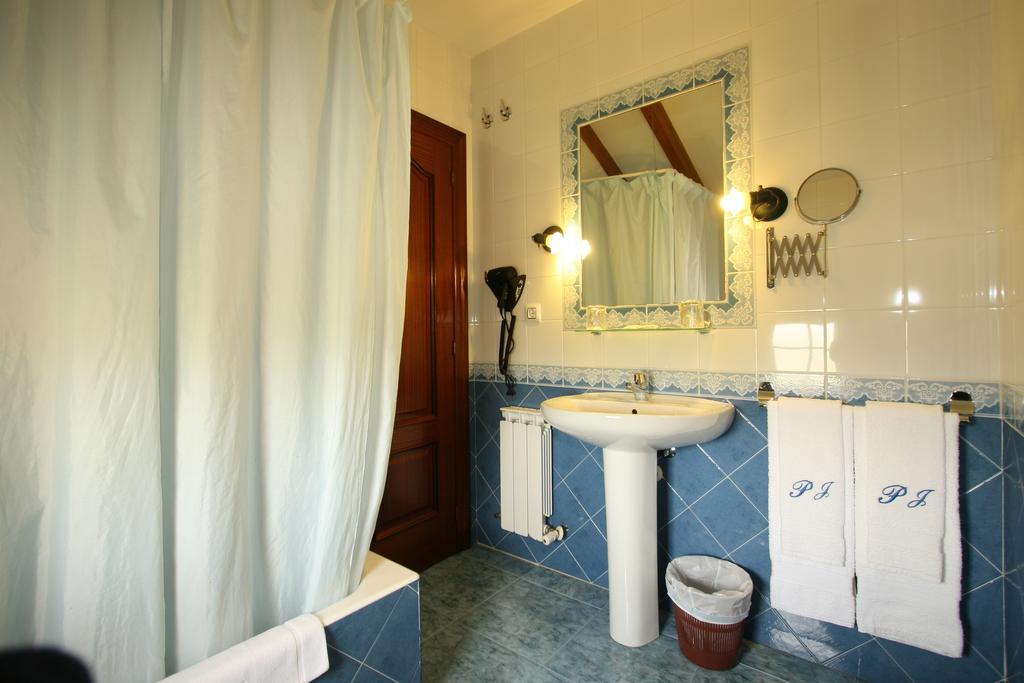 Posada El Jardin Σαντιγιάνα ντελ Μαρ Δωμάτιο φωτογραφία