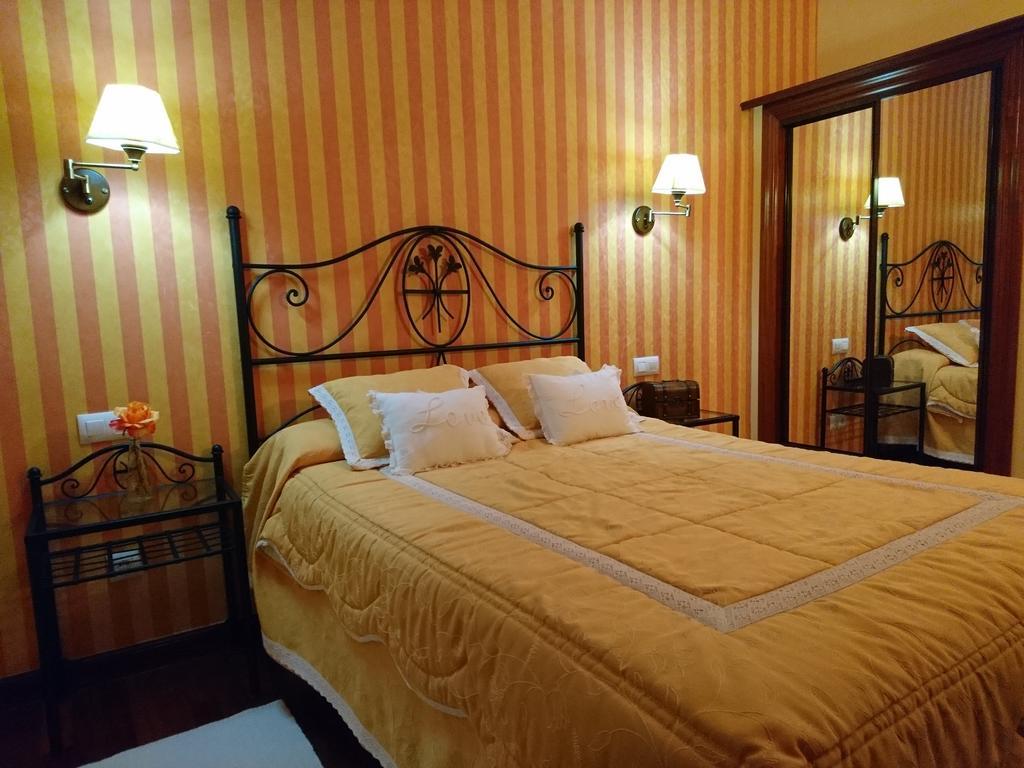 Posada El Jardin Σαντιγιάνα ντελ Μαρ Εξωτερικό φωτογραφία