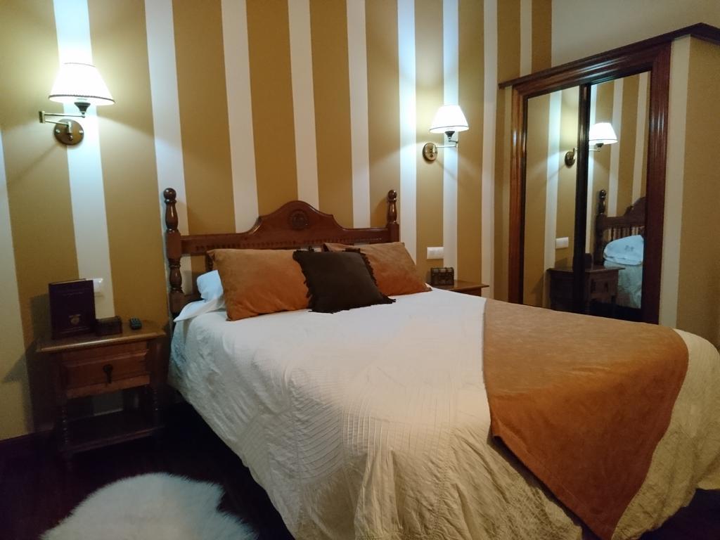 Posada El Jardin Σαντιγιάνα ντελ Μαρ Εξωτερικό φωτογραφία